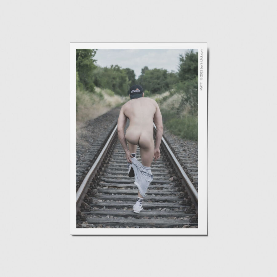 Kunstkarten-Set-Postkarte, Männerakt-Matt auf der Bahngleisen, nackter Po